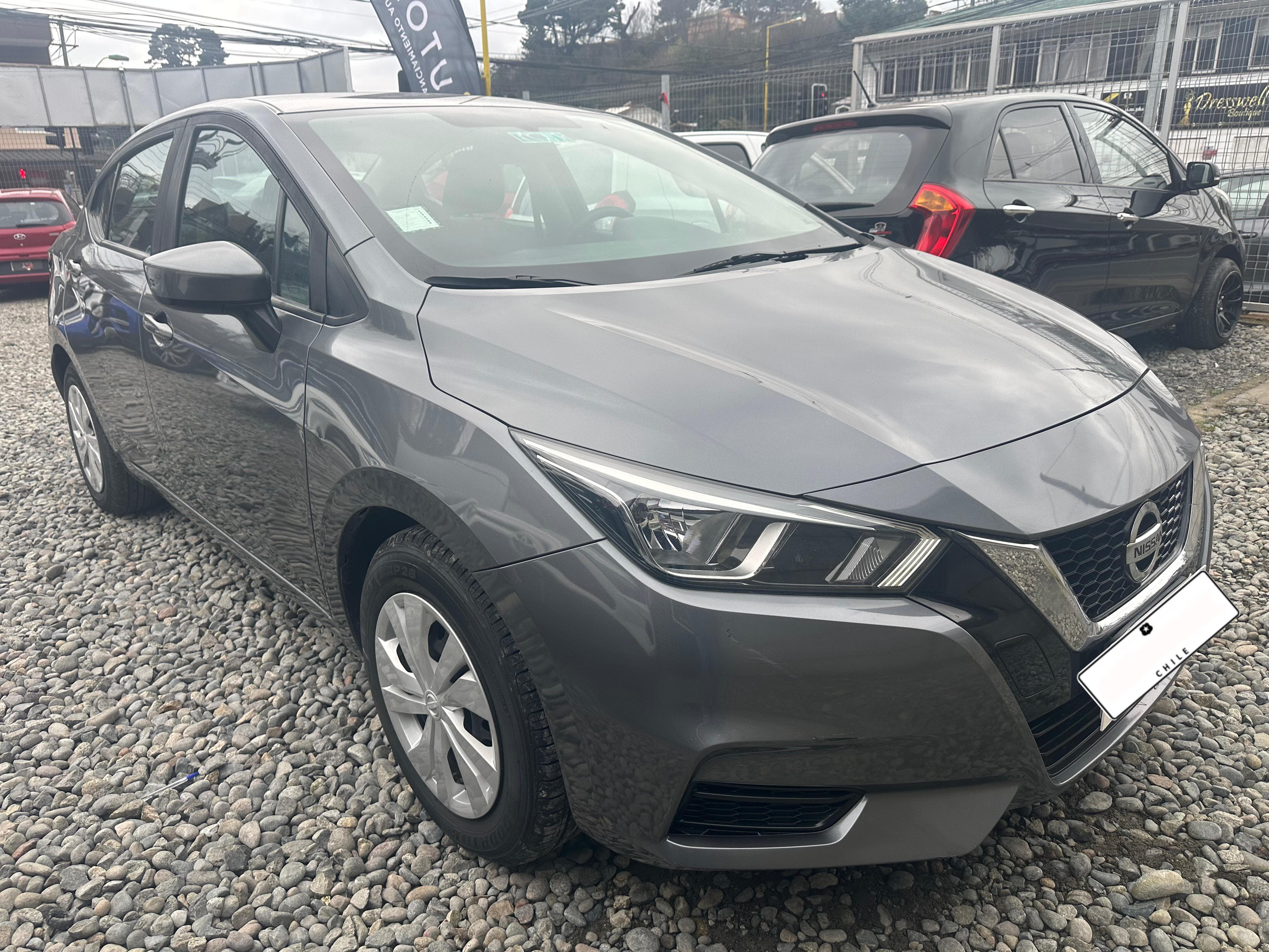 Auto NISSAN VERSA 2022